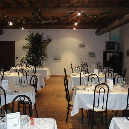 Agriturismo La Rasdora Porto Mantovano Buitenkant foto