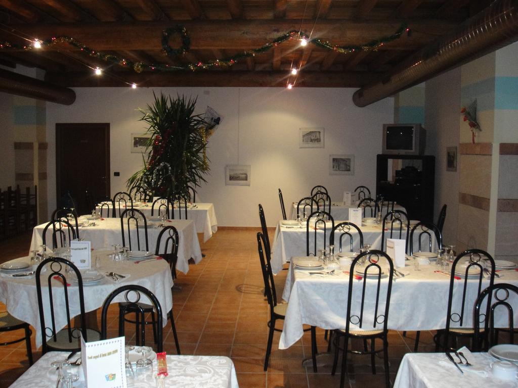 Agriturismo La Rasdora Porto Mantovano Buitenkant foto